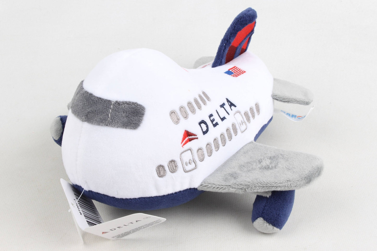 Daron Worldwide Trading - MT005-1 Delta Airlines Plush airplane by Daron toys.