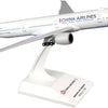 Daron Worldwide Skymarks China Airlines 777-300 1/200 W/GEAR