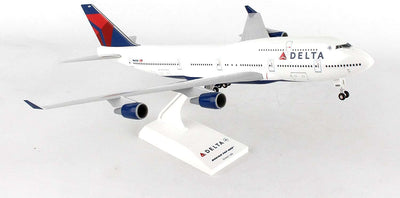 Daron Worldwide Skymarks Delta 747-400 1/200 W/GEAR